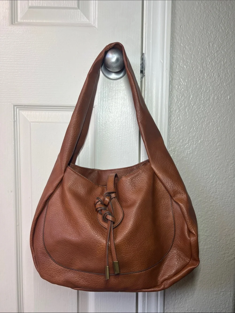 Brown Leather Knot-Detail Shoulder Bag